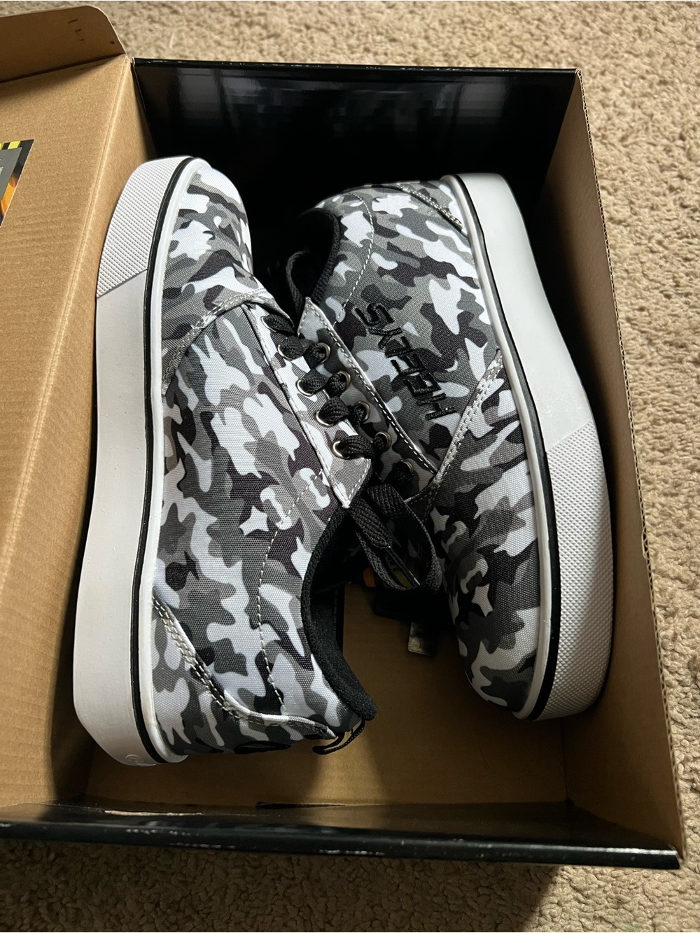 Heelys Men's Black & Gray Camo Low-Top Sneakers